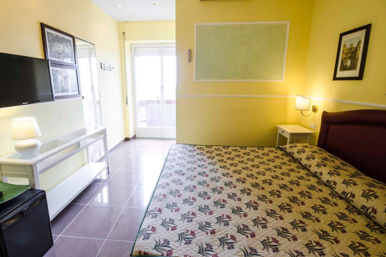 טרקיניה Hotel Tarconte מראה חיצוני תמונה