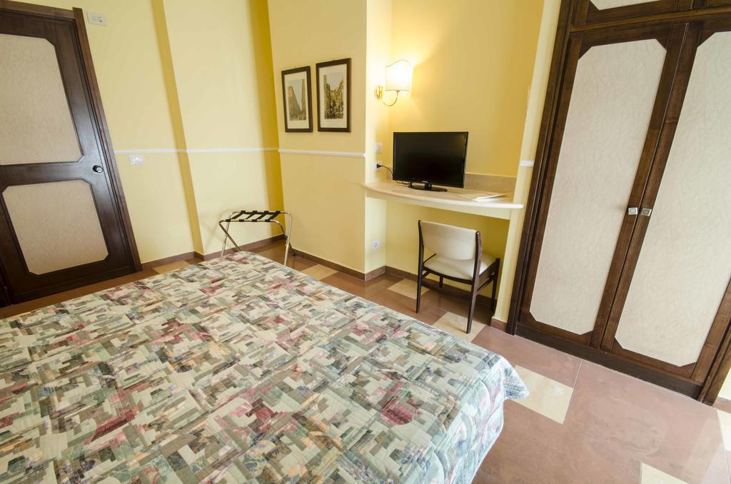 טרקיניה Hotel Tarconte מראה חיצוני תמונה