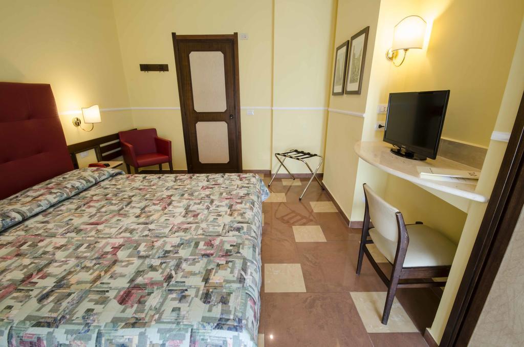 טרקיניה Hotel Tarconte מראה חיצוני תמונה