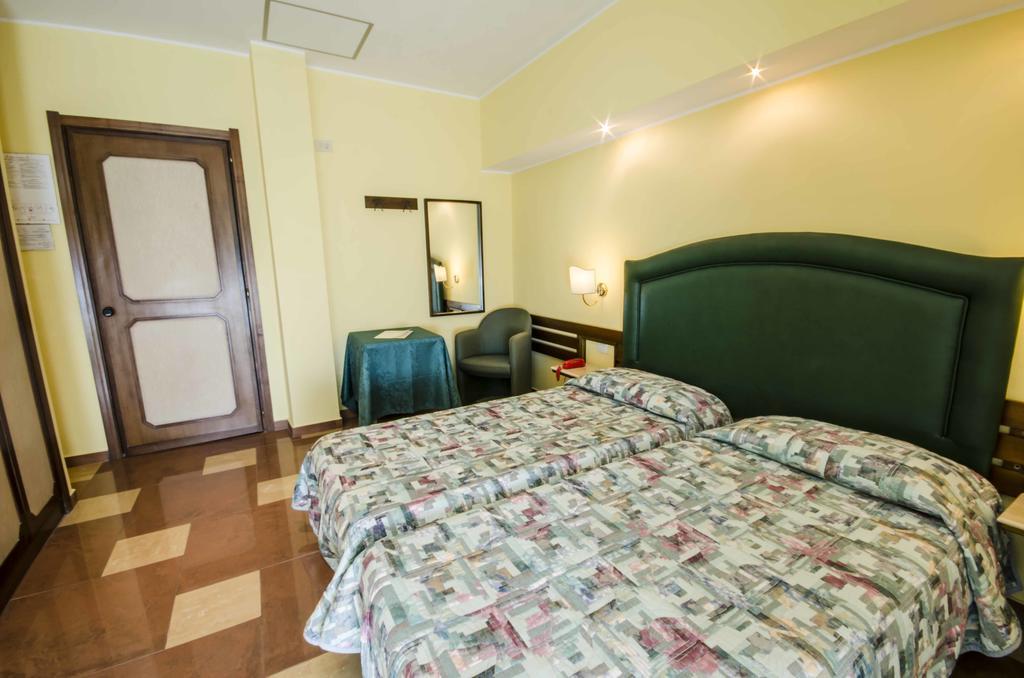 טרקיניה Hotel Tarconte מראה חיצוני תמונה