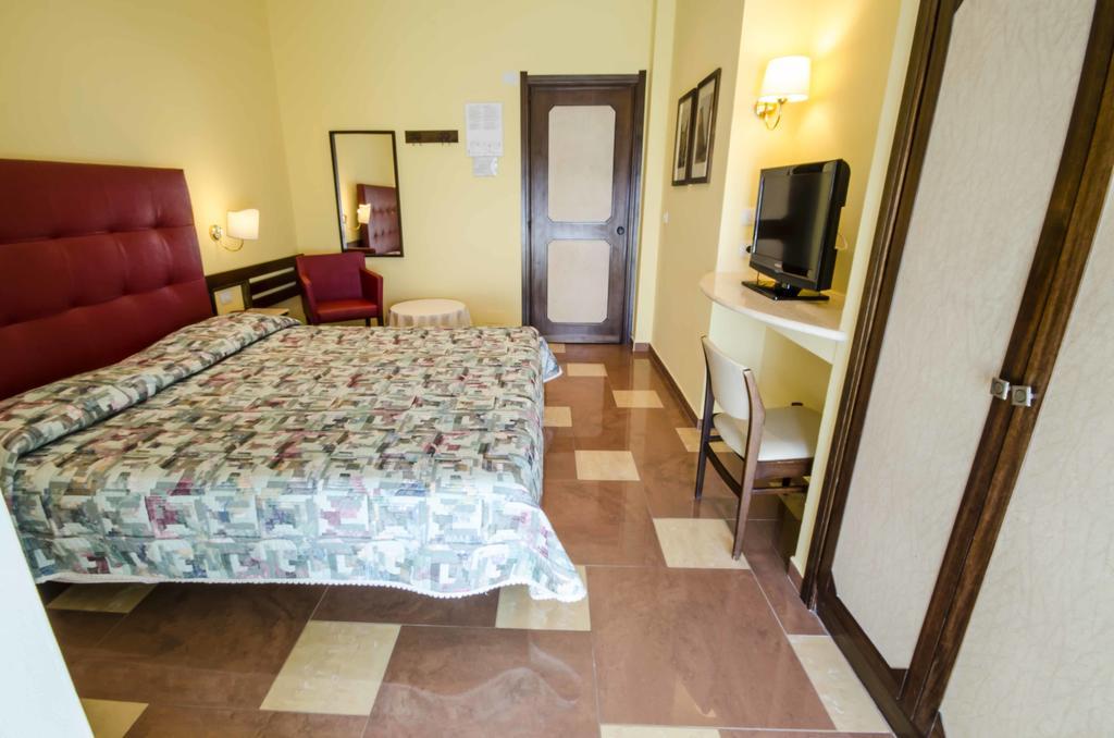 טרקיניה Hotel Tarconte מראה חיצוני תמונה