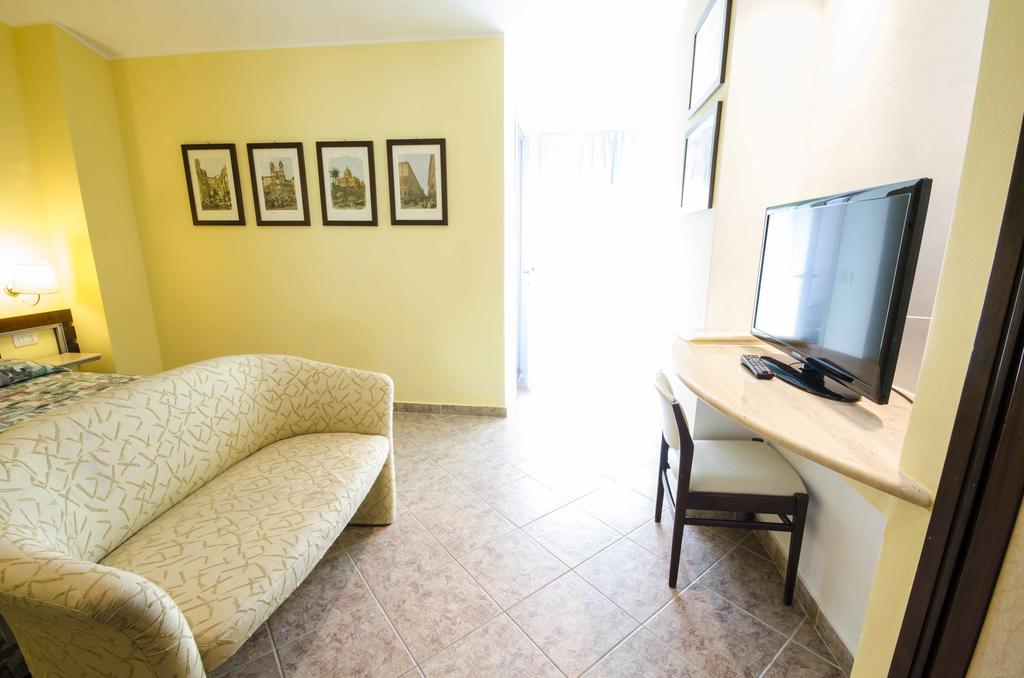 טרקיניה Hotel Tarconte מראה חיצוני תמונה
